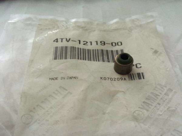 Paraolio Guida Valvole Yamaha T-Max 500 - 4TV121190000-0